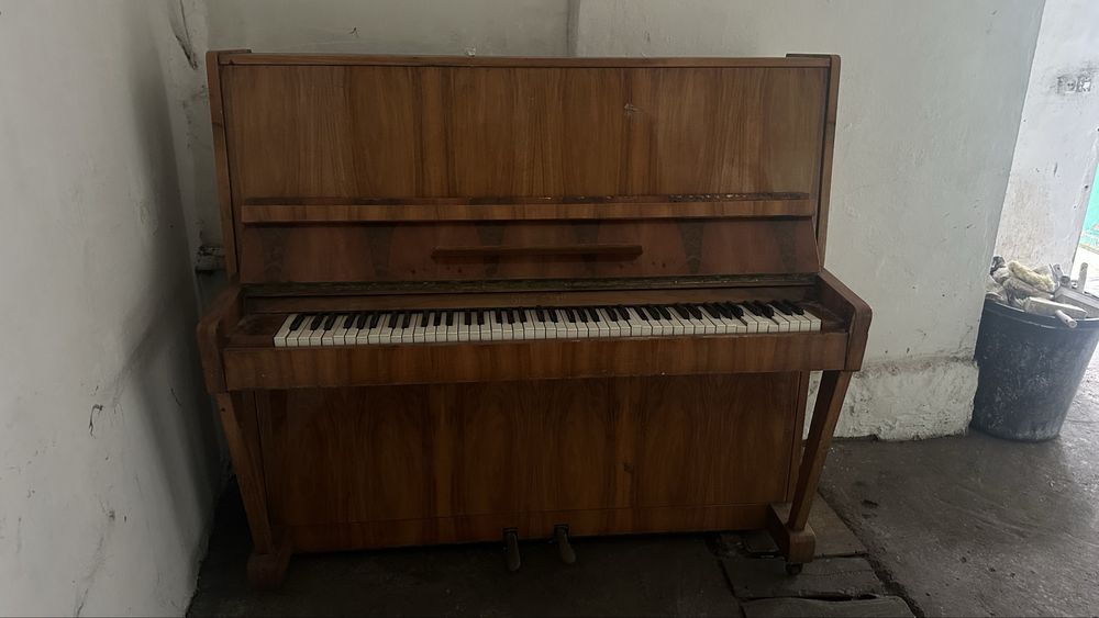 Продаю пианино 20000