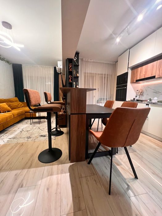 Masa / bar bucatarie  multifunctionala si scaune