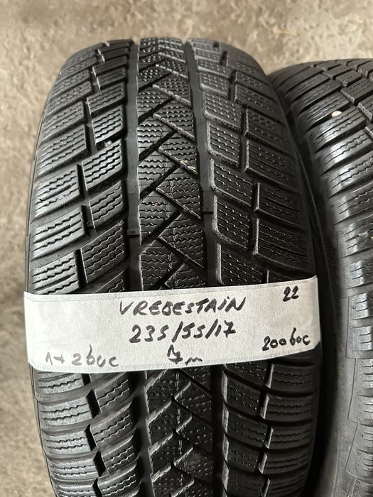 235 55 17 Vredestein iarna