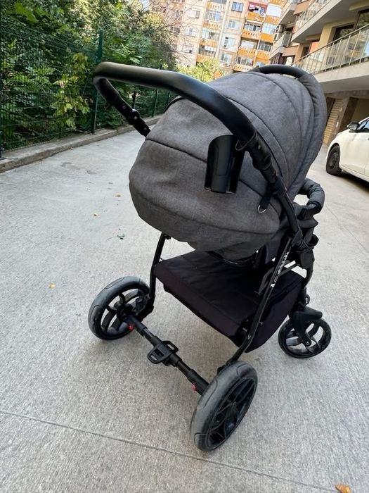 Бебешка количка 3в 1