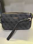 Дамска чанта GUESS