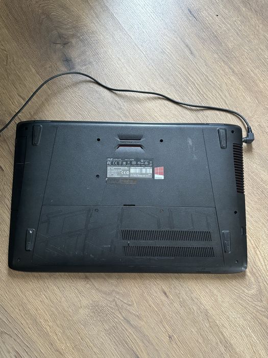 Asus Gaming 17,3” Full HD• Procesor i7-6709HQ• 16gb ram• SSD 512• GTX