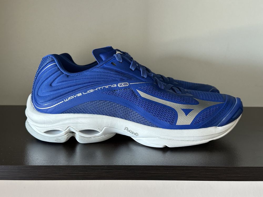 Mizuno Wave Lightning Z6 / 38номер 24см Стелка Нови без Кутия