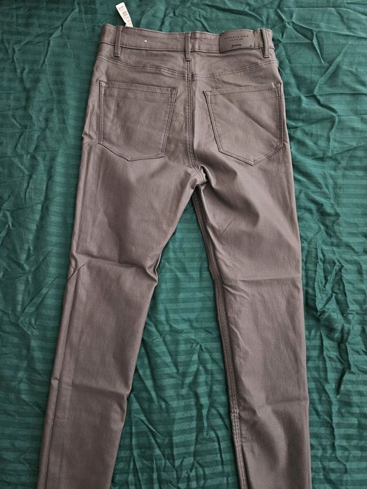 2 панталона Stradivarius в добро състояние.