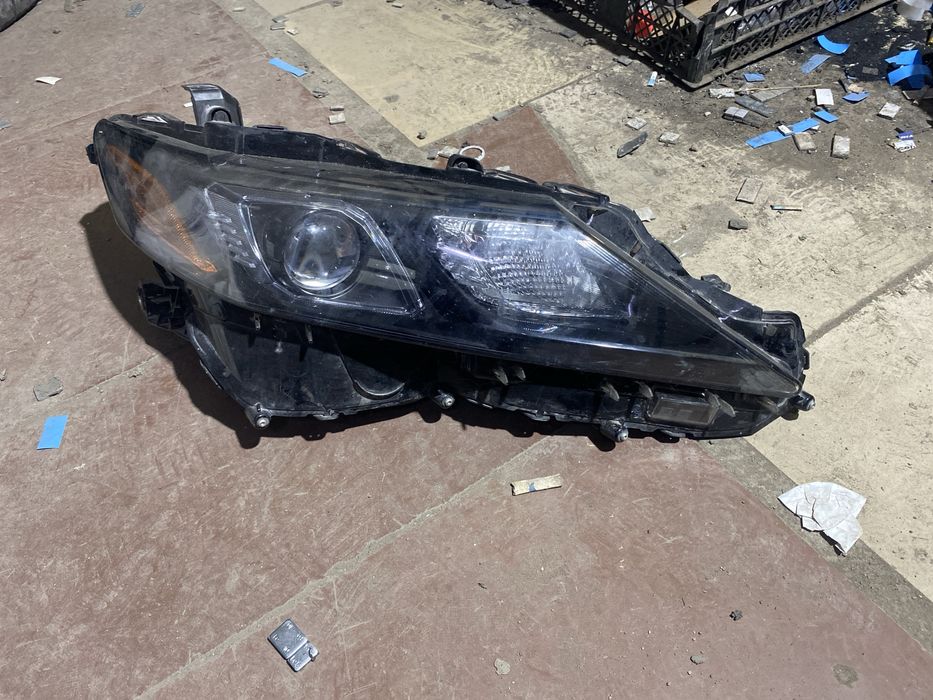 Продам фары на камри 70