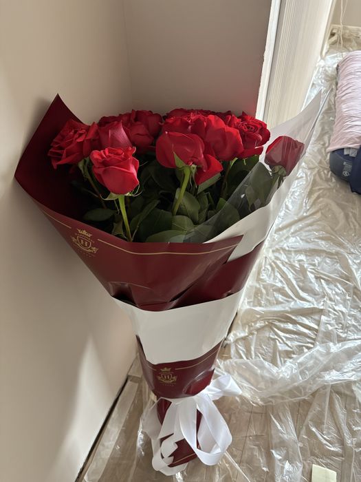 25 красных роз 90см