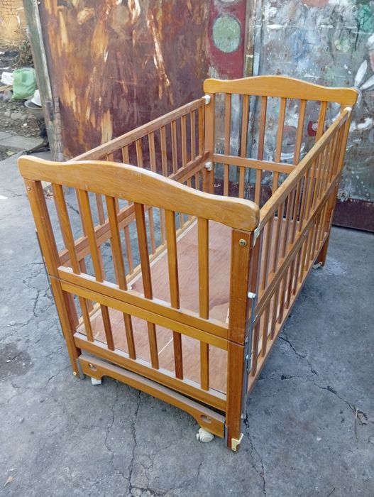 Детская кроватка