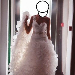 Rochie de mireasa Kathy Ireland cu crinolina cadou