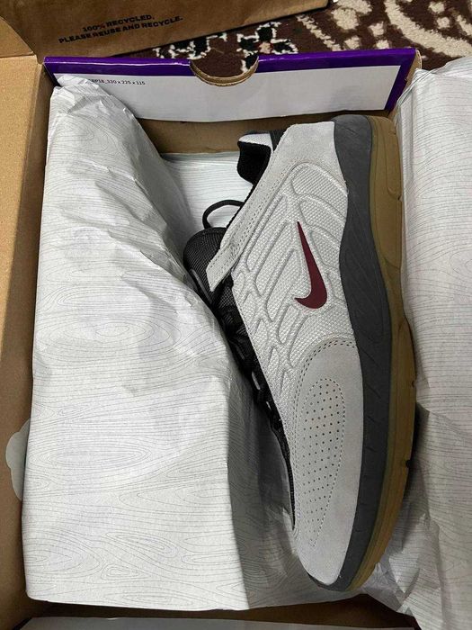 Кроссовки Nike оригинал! Новые в коробке! Размер 44-45