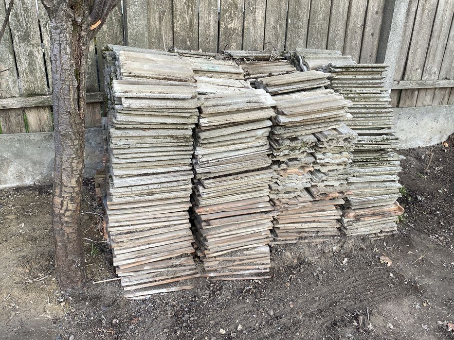 Vând țiglă clasică, 2 feluri, stare bună