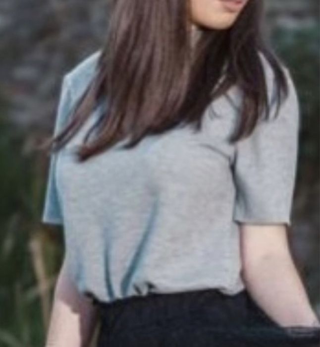 Vând tricou cu guler din Zara