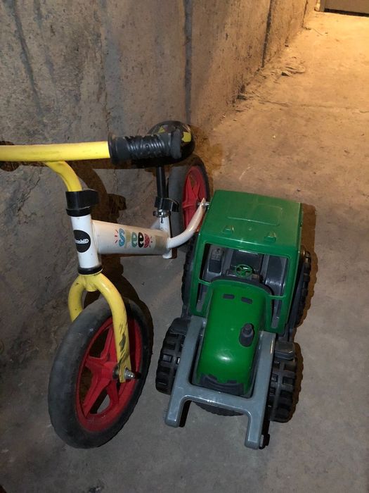 Детско колело и играчка