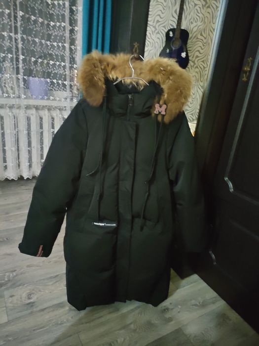 Продам пуховик для девочки очень теплый