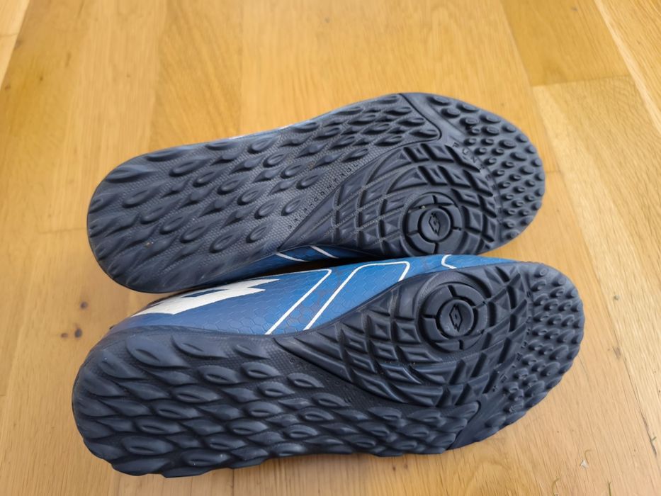 Детски обувки за футбол 35 Lotto