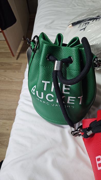 Продам клатч ( натуральная кожа,ручная работа,производство  О А Э.