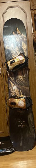 Placa snowboard jones-Explorer 152 folosita un sezon