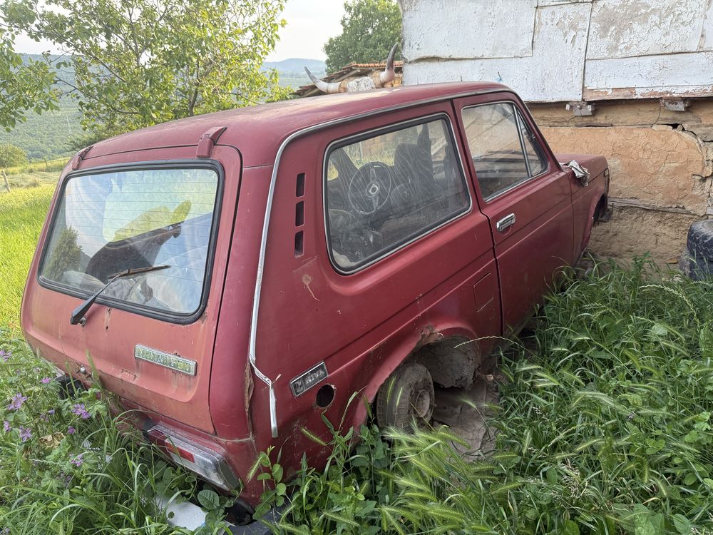 Лада нива на части