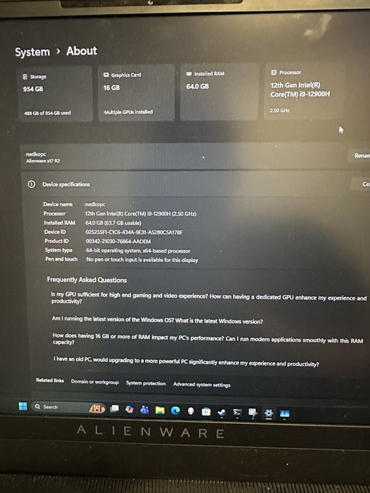 Продавам Alienware x17 R2 (i9 / 64GB RAM / RTX / 1TB SSD)