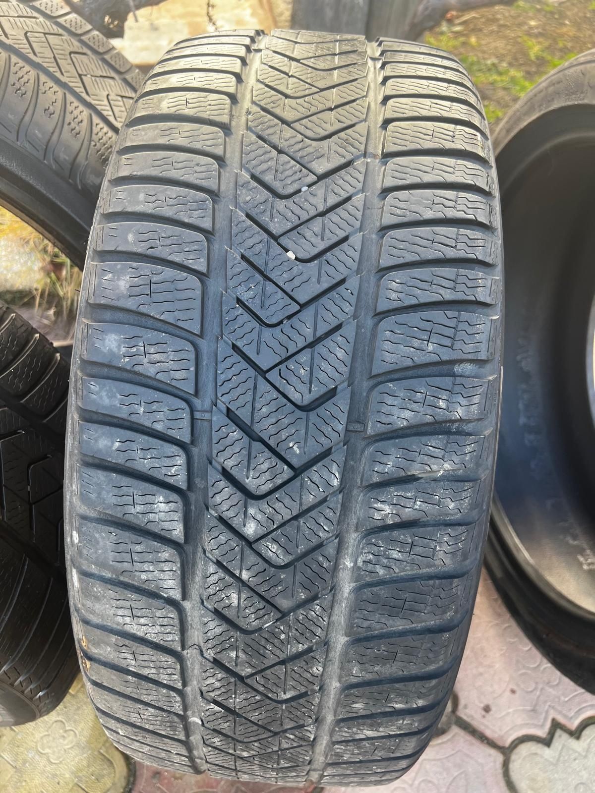 Pirelli 255 40 20