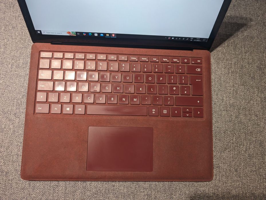 Microsoft surface laptop touchscreen 8gb 256gb