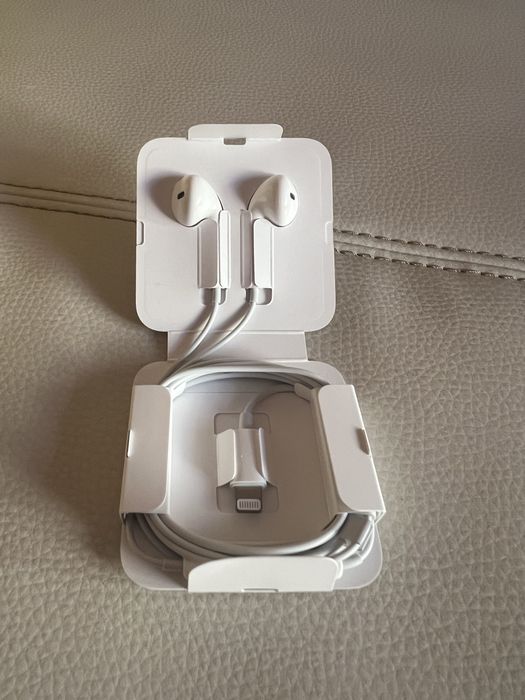 Casti originale Apple