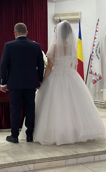 Rochie de mireasa tip printesa cu corset