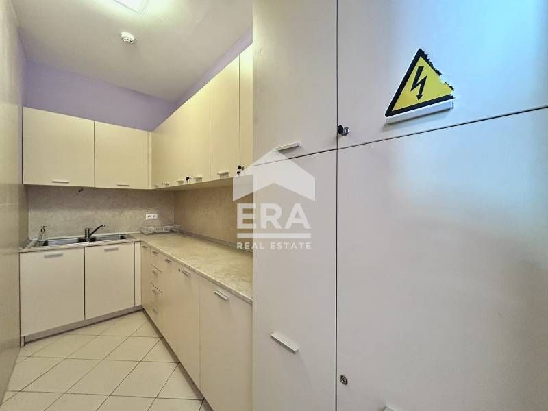 Дава се под наем Офис в София, Център - 210 кв.м за 2900 € - Снимка #7