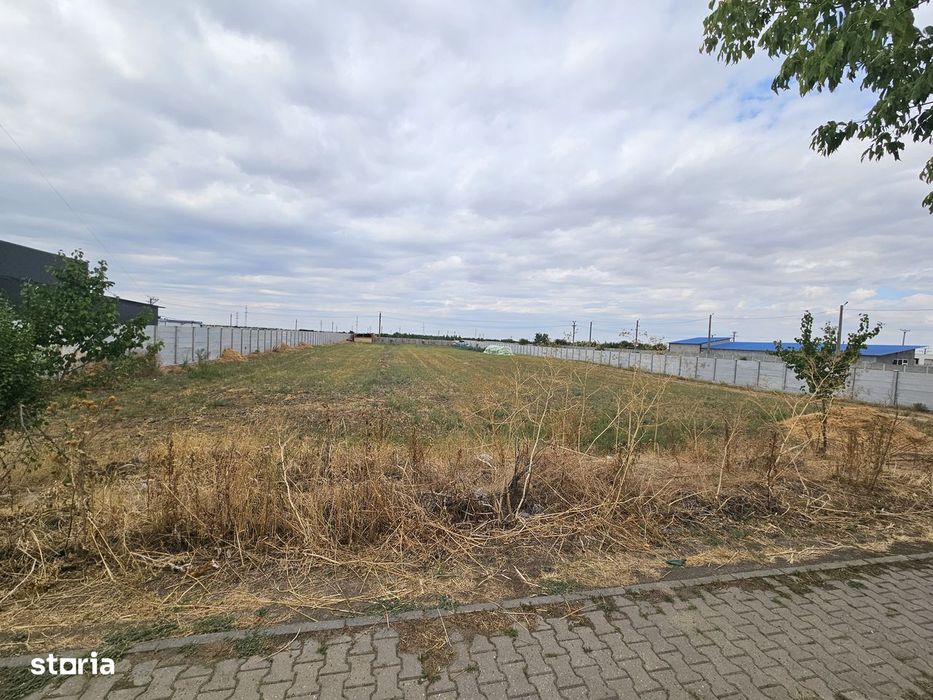 vand teren la DN 3 ( spre Modelu )