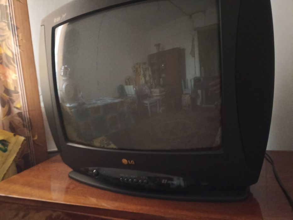 Продам телевизор LG