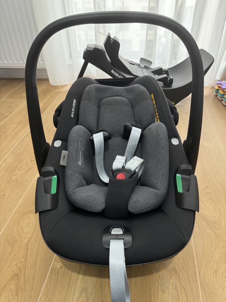 Scoica auto Maxi Cosi Pebble 360 + Baza isofix Maxi Cosi