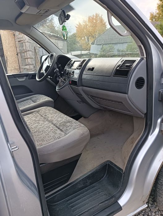 VW Transporter T5 an fabricatie 2009  2.5 tdi 96 KWmotor 2.5 tdi