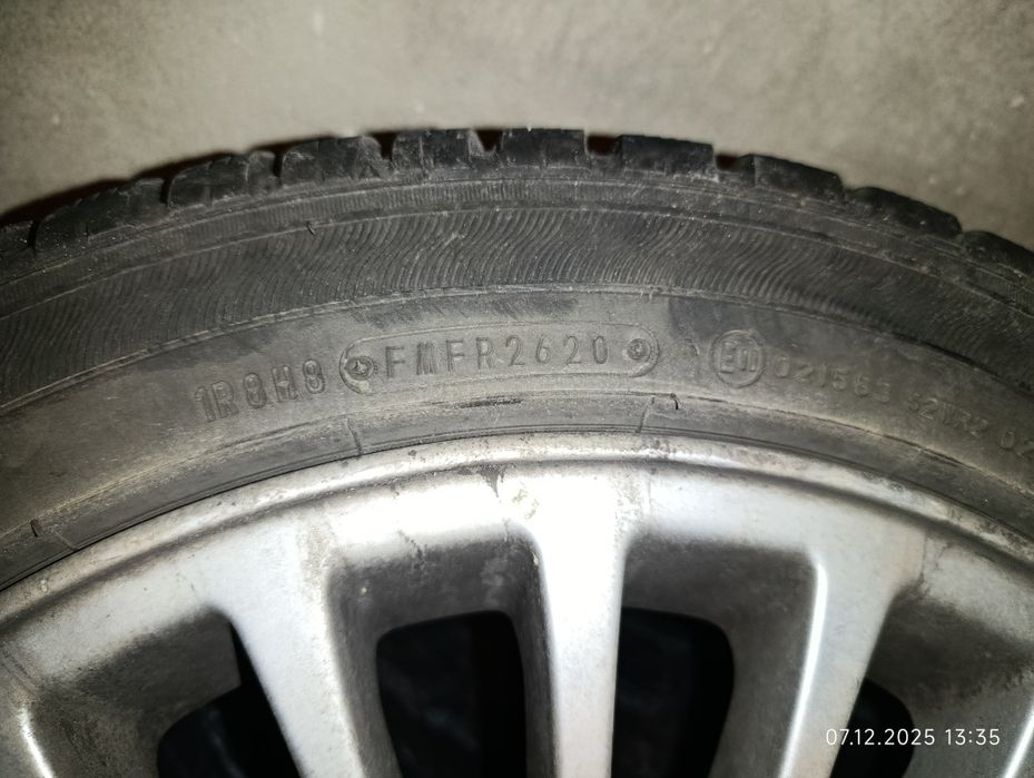 Зимни гуми Sumitomo с джанти bmw, 225/45/17, dot 20 г.