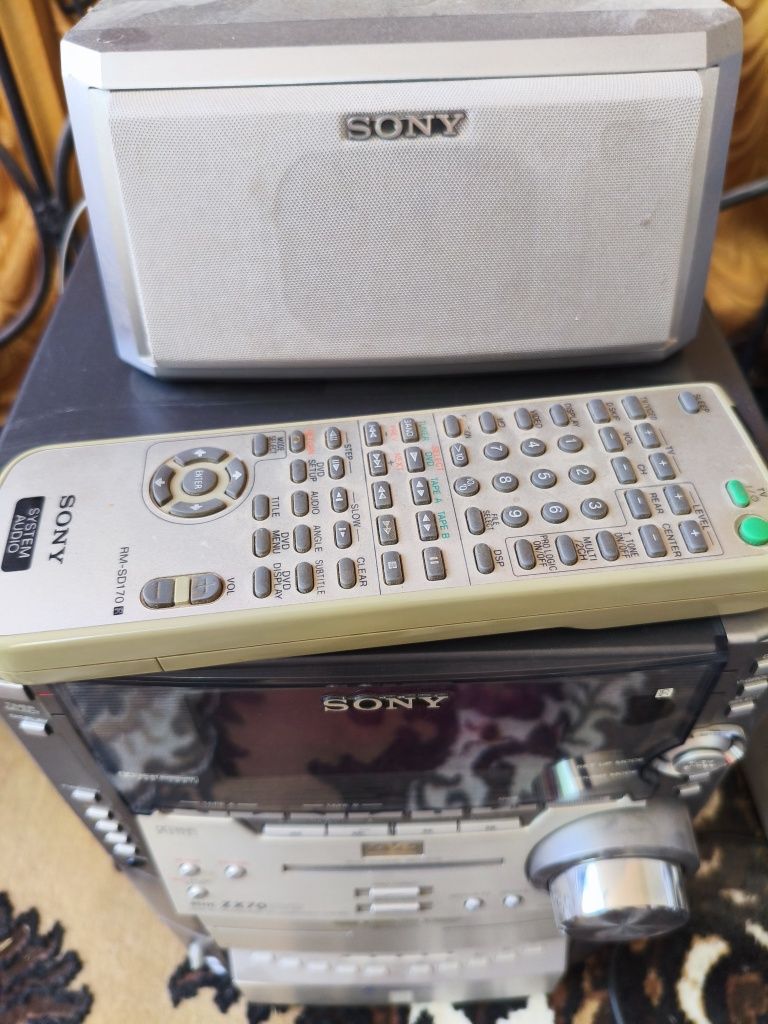 Музыкальный центр Sony MHC-ZX70 5 колонок