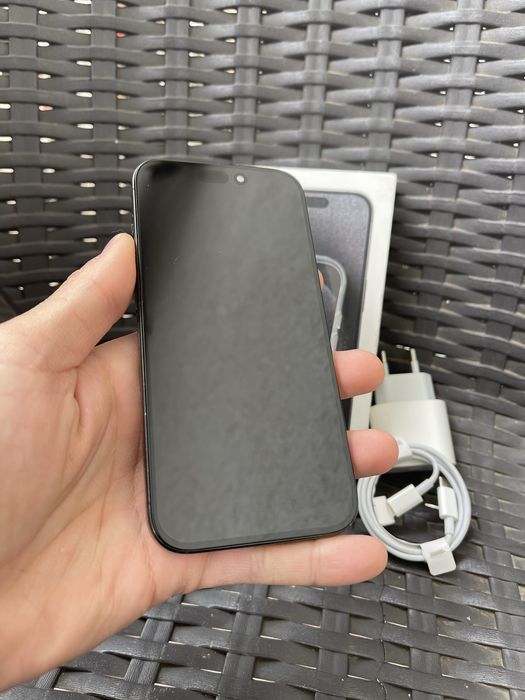 • Iphone 15 Pro •  512gb •