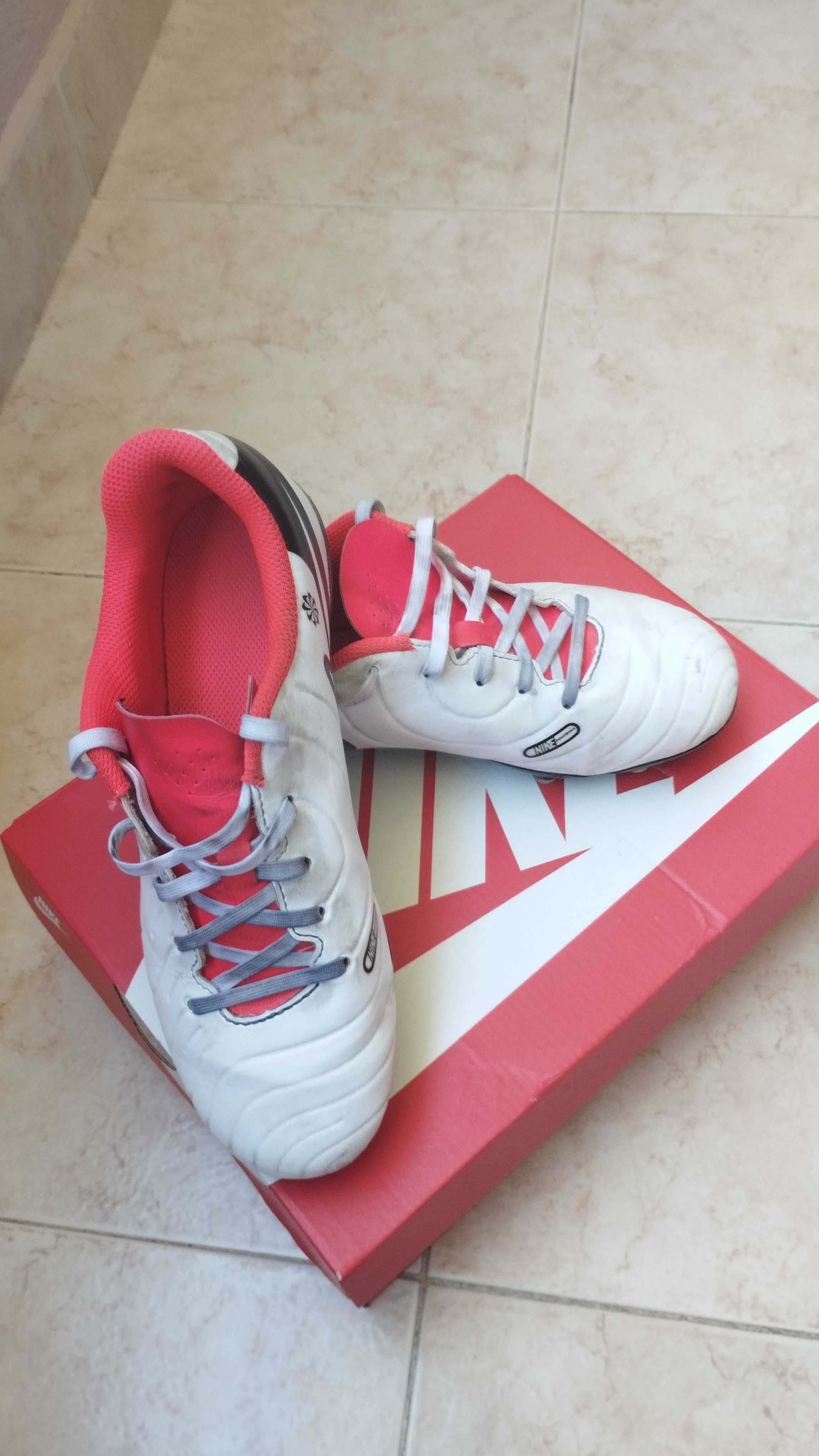 Детски бутонки Nike