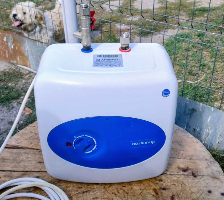 Boiler electric Ariston Shape 1200W 10l, montare deasupra chiuvetei