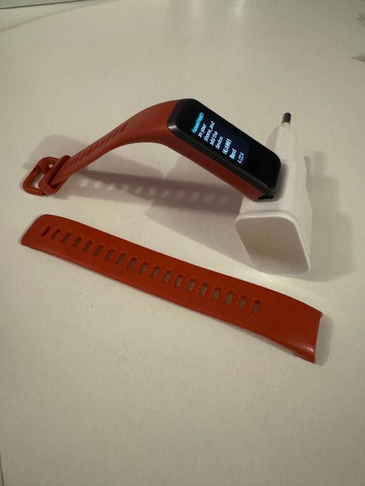 Нова смарт гривна Huawei Band 4