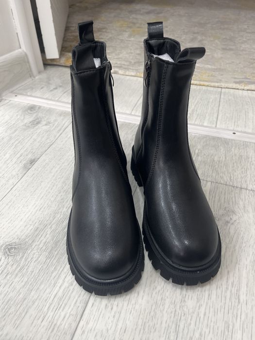 Зимний женский етик сатылады торг бар