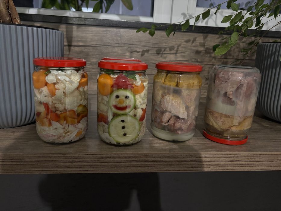 Свинско в буркан 720 мл. -12 лв Коледна туршия 720мл-8 лв / 3л.-20 лв