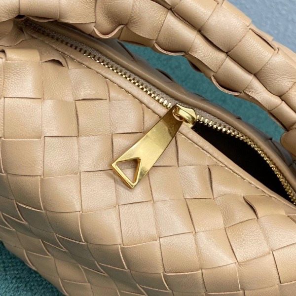 Bottega Veneta jodie beige