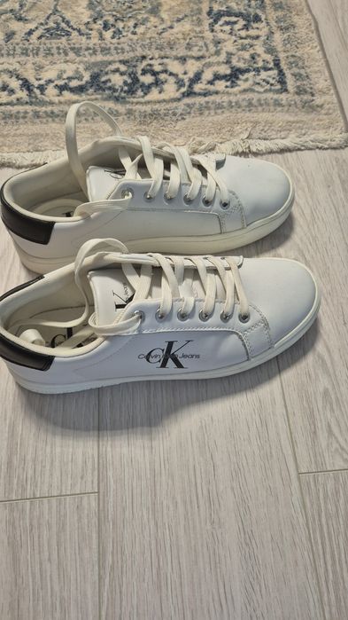 Adidasi CK marimea 40