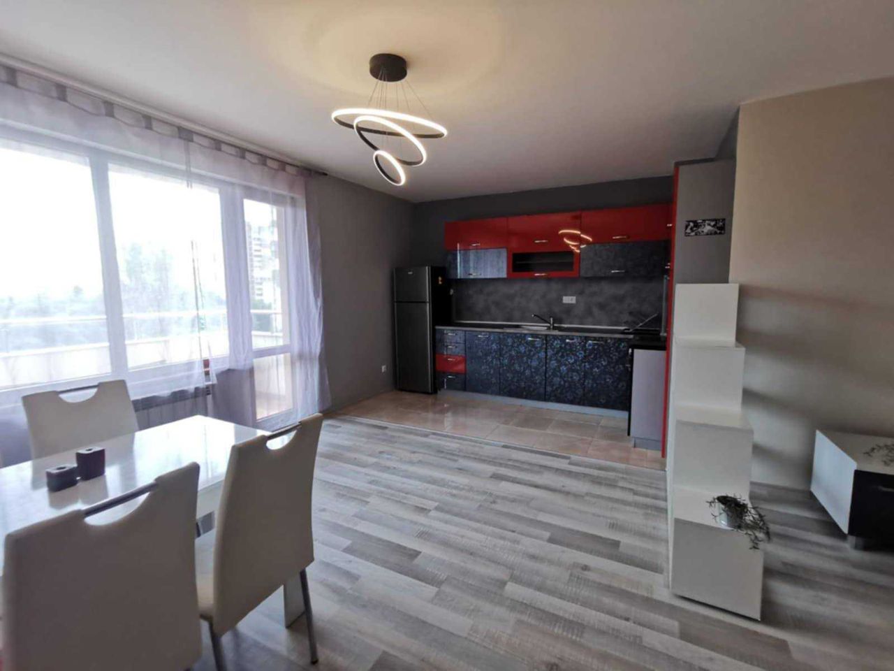 Дава се под наем Тристаен апартамент в София, Надежда 4 - 130 кв.м за 775 € - Снимка #4