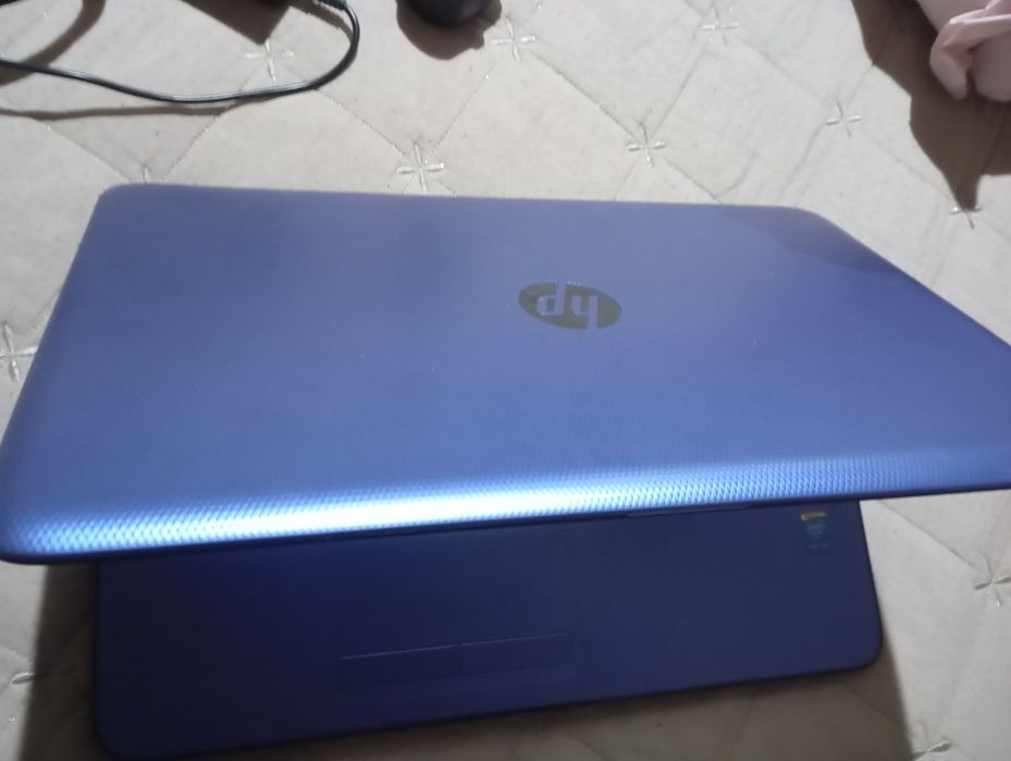 noutbuk sotiladi yangidek zaryadi hali kupga yetadi