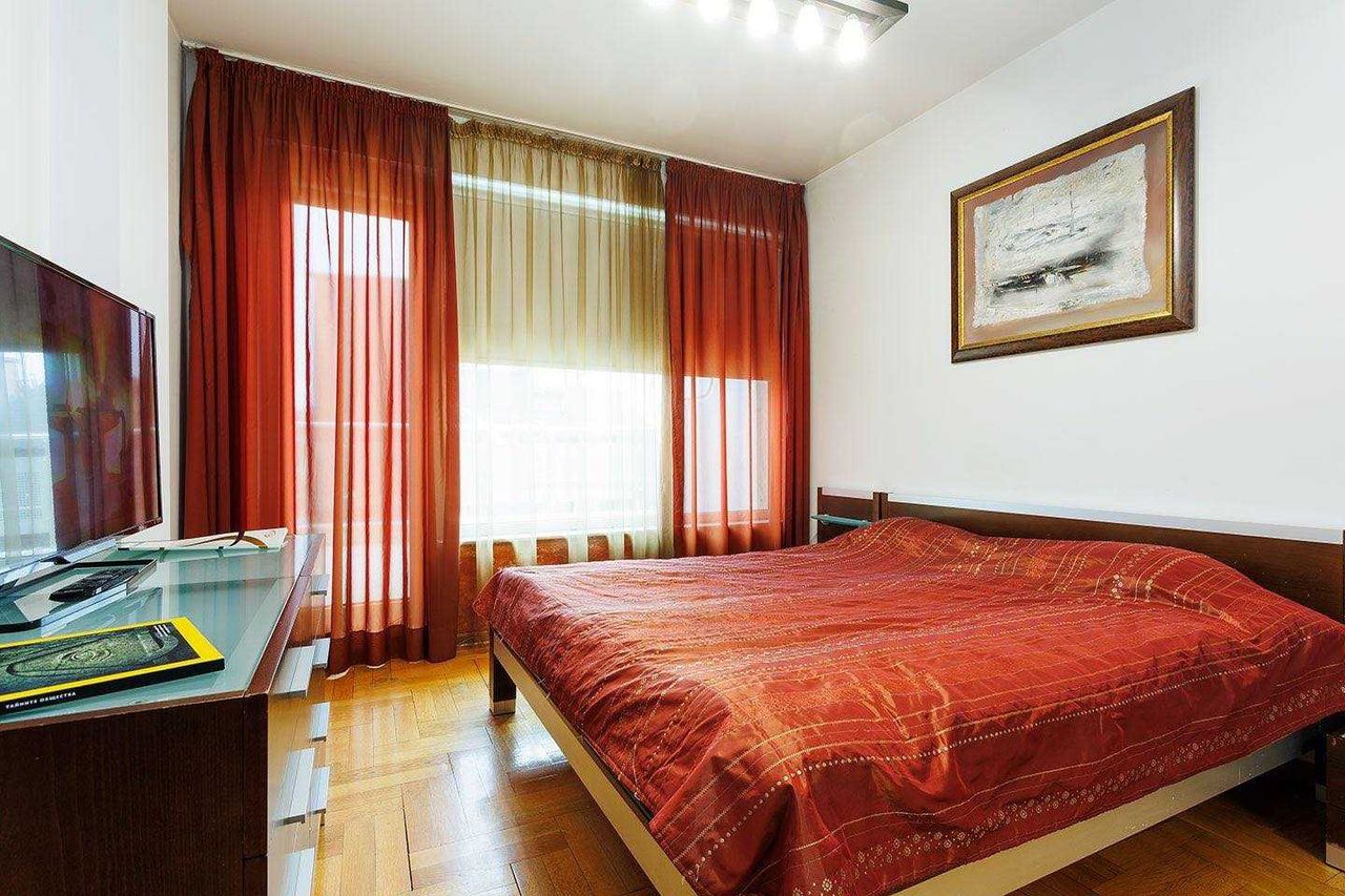 Дава се под наем Тристаен апартамент в София, Гео Милев - 90 кв.м за 850 € - Снимка #3