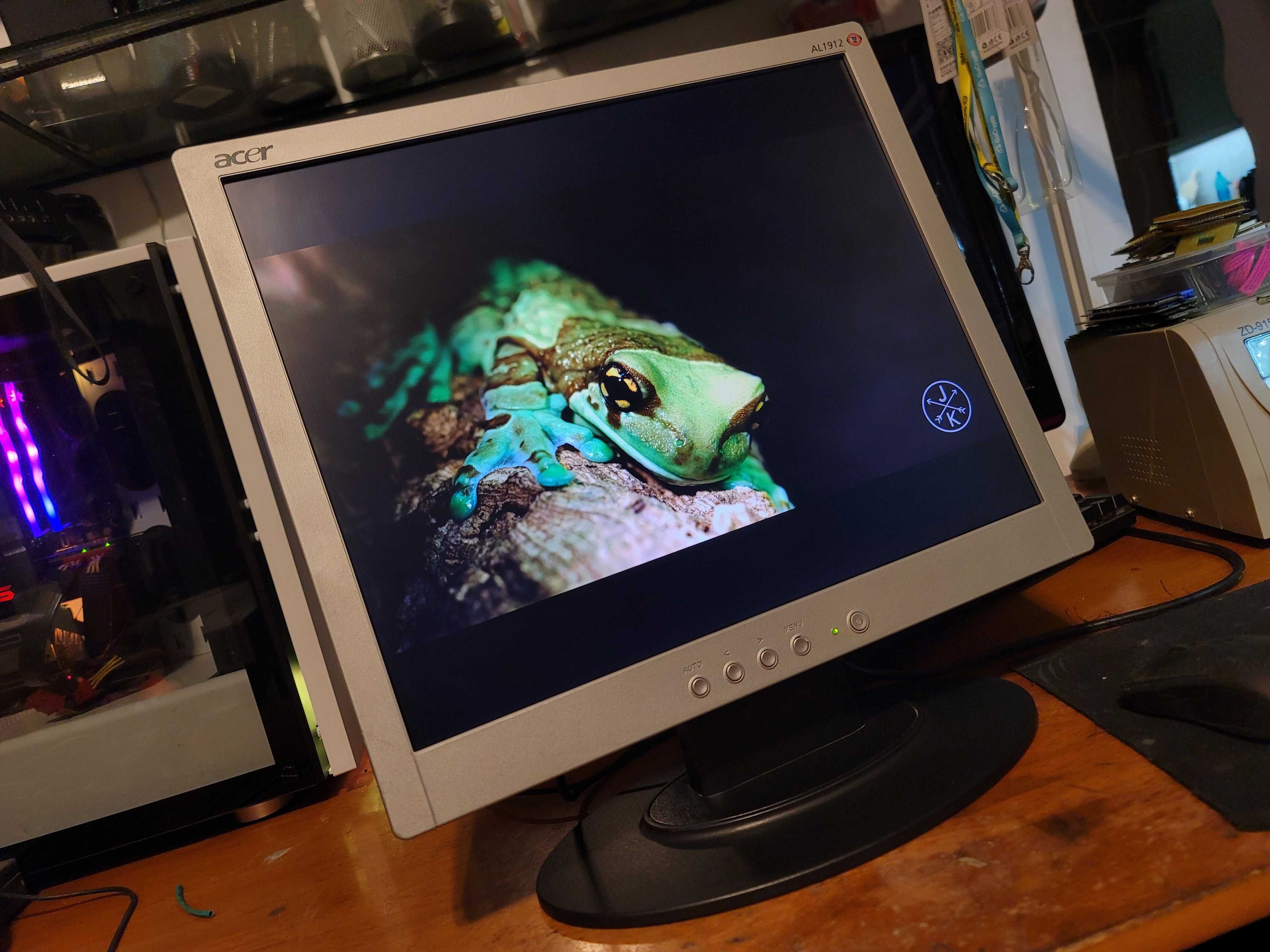 Monitor Acer AL1912 , 19 inch , culori foarte bune .