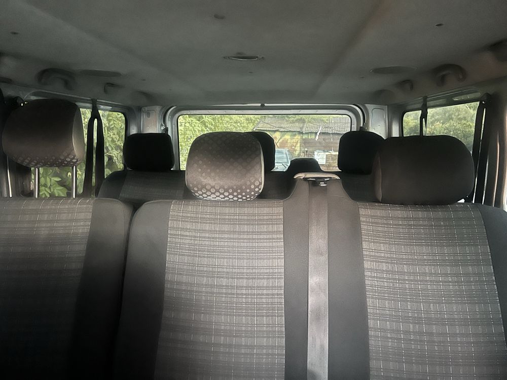 Renault Trafic 8+1 2.0 diesel model lung