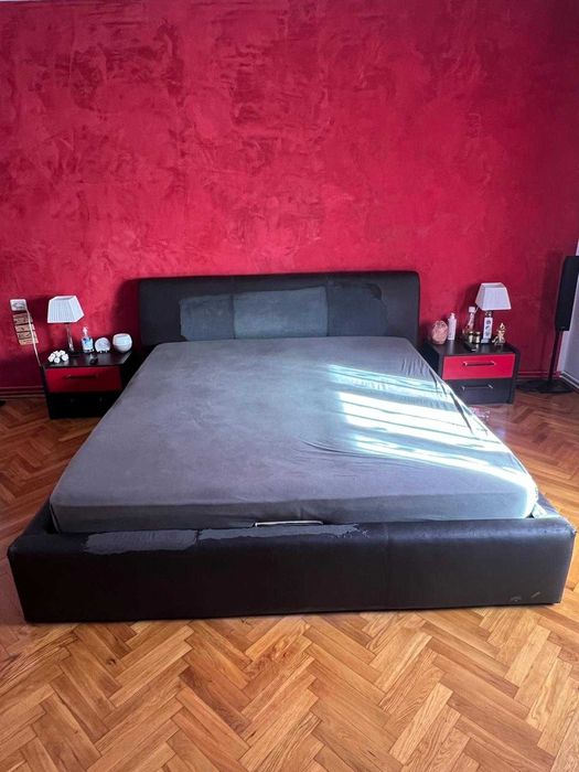 Vând pat dormitor + somieră și ladă de depozitare necesită retapițare