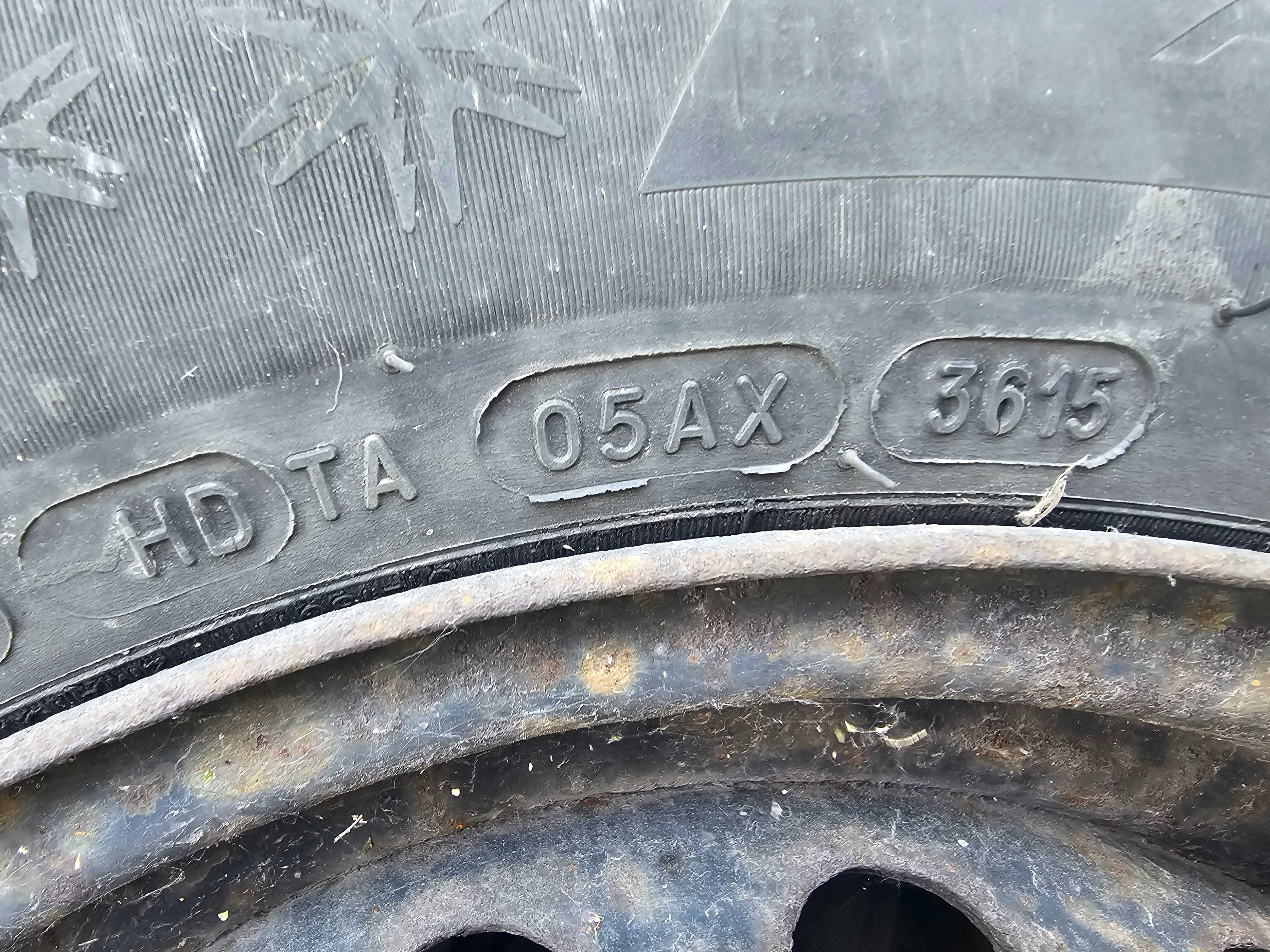 Продават се гуми