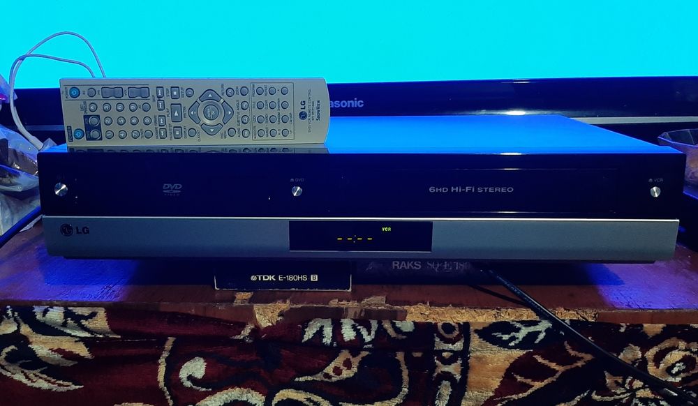 Vand videorecorder combo cu dvd player stereo in stare bună