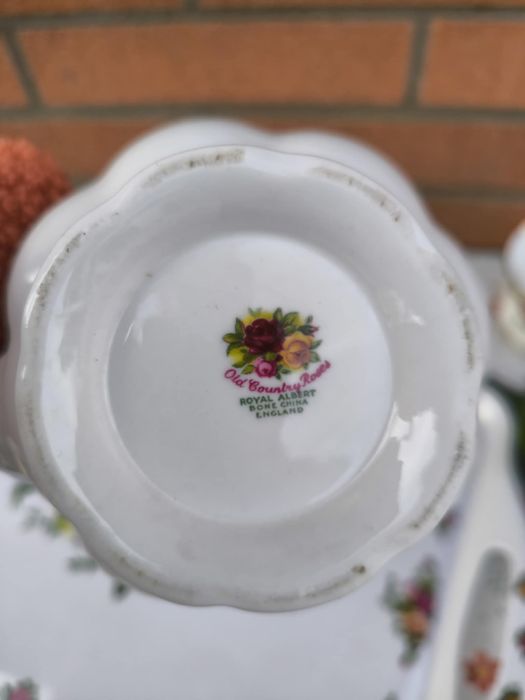 Serviciu de cafea, din portelan Royal Albert- Bone China